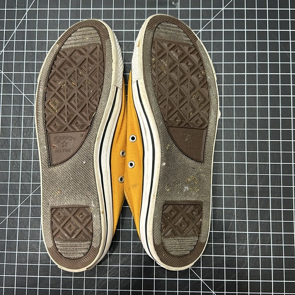 Converse - Picture 2 of 2